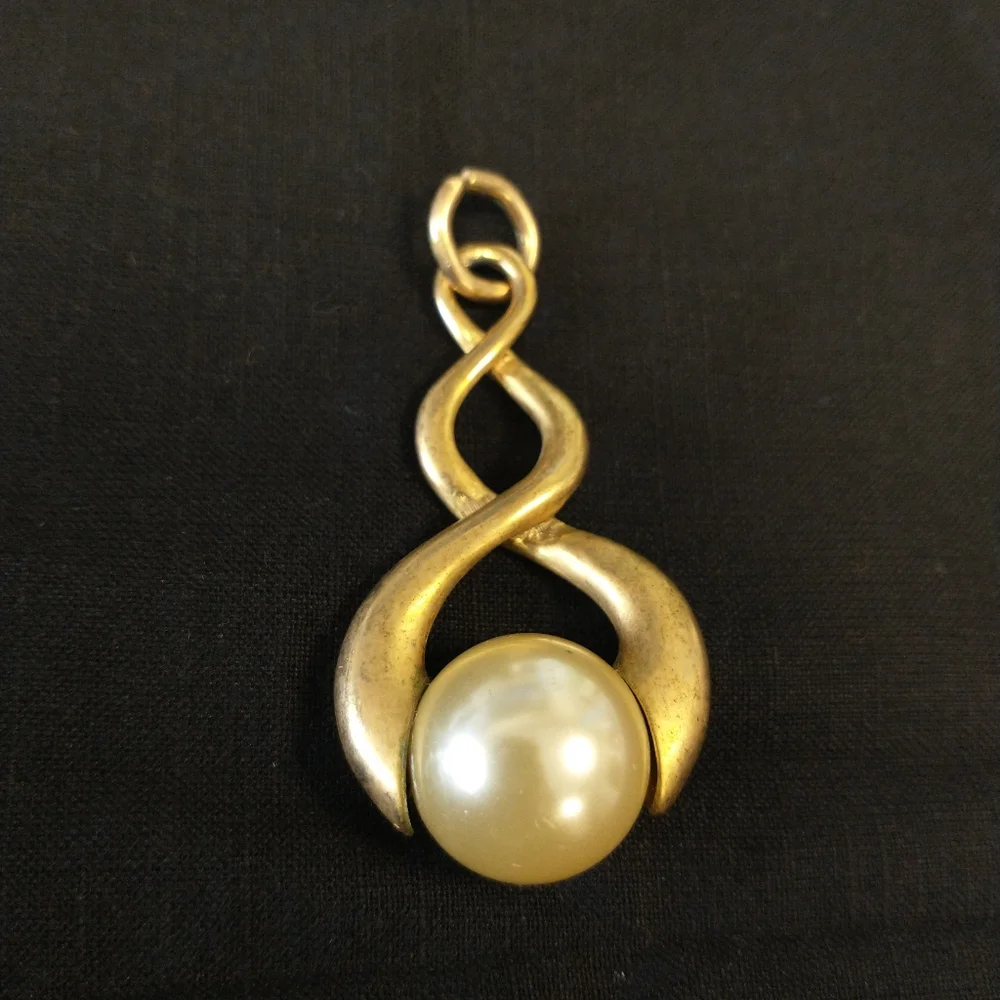 Vintage Gold Tone Spiral Pendant Large‎ Faux Pearl '70s-'80s
